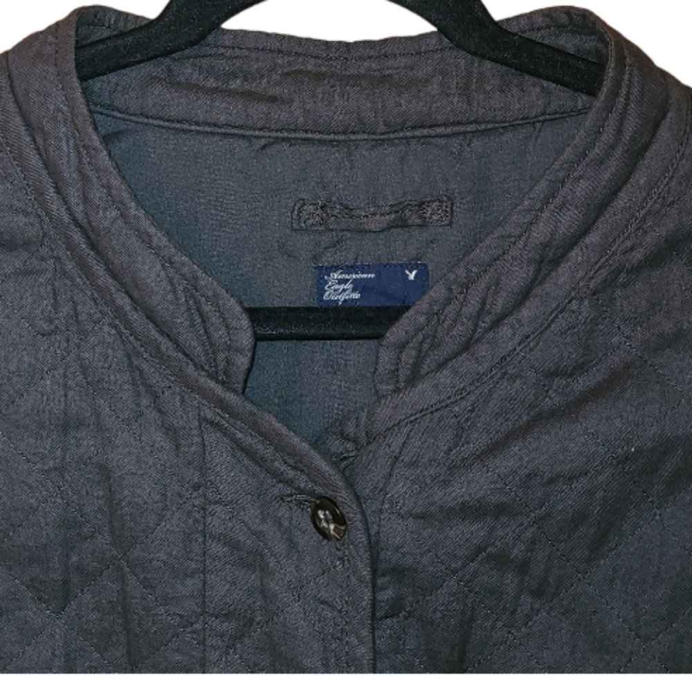 American Eagle Botton Down Vest - Picture 3 of 8